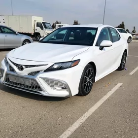 Toyota Camry 2021