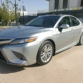 Toyota Camry 2018