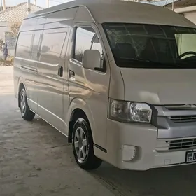 Toyota Hiace 2017