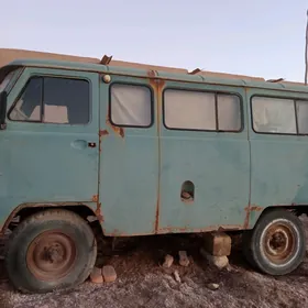 UAZ 2206 2000