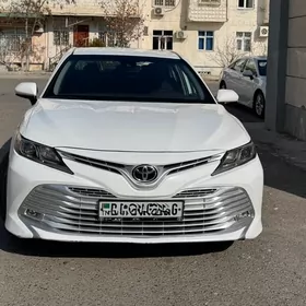 Toyota Camry 2020