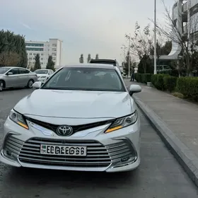 Toyota Camry 2020