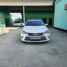 Toyota Camry 2015