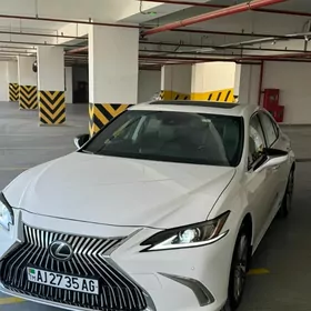 Lexus ES 350 2019