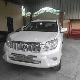 Toyota Land Cruiser Prado 2013