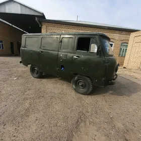 UAZ 452 1981