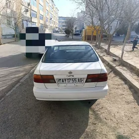 Nissan Sunny 2000