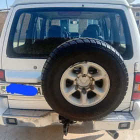 Mitsubishi Montero 1996