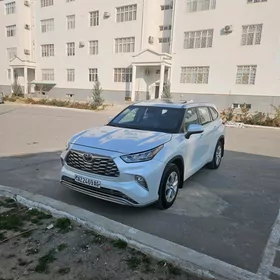 Toyota Highlander 2020