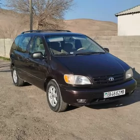 Toyota Sienna 2001