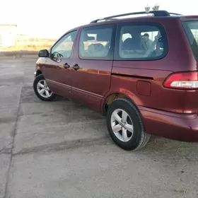 Toyota Sienna 2002