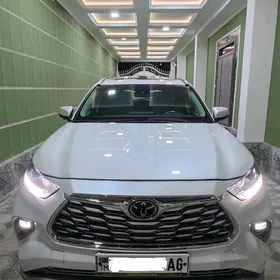 Toyota Highlander 2020