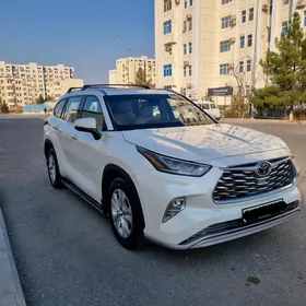 Toyota Highlander 2020