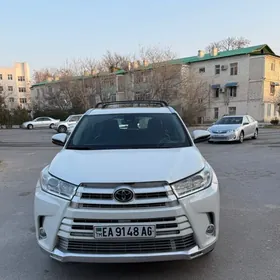 Toyota Highlander 2019