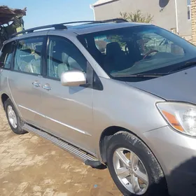 Toyota Sienna 2004