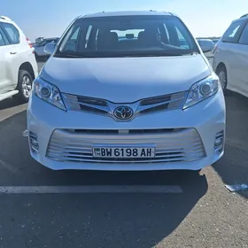 Toyota Sienna 2019