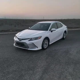 Toyota Camry 2021