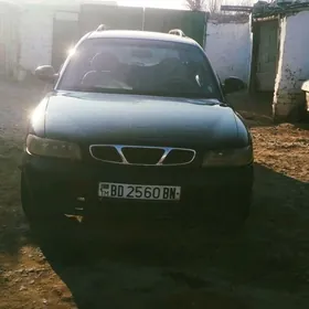 Daewoo Nubira 1998