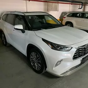 Toyota Highlander 2022