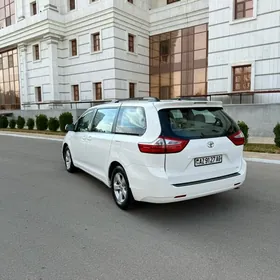 Toyota Sienna 2016