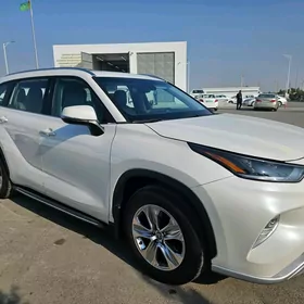 Toyota Highlander 2021