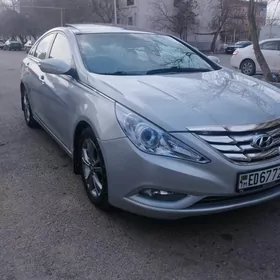 Hyundai Sonata 2011