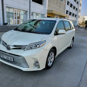 Toyota Sienna 2018