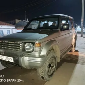 Mitsubishi Pajero 1993