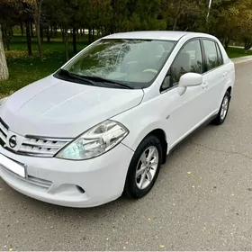 Nissan Tiida 2009