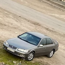 Toyota Camry 2000