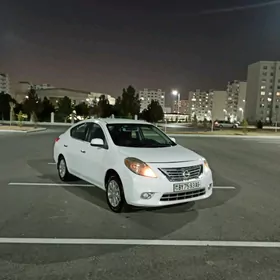 Nissan Versa 2012