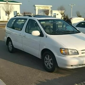 Toyota Sienna 2000