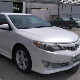 Toyota Camry 2014