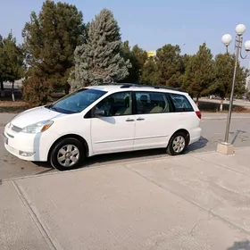 Toyota Sienna 2004