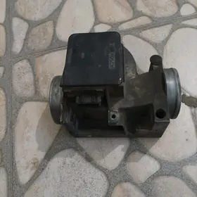 BMW E 34 wozduhamer 3.5 motor.