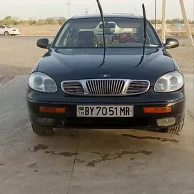 Daewoo Leganza 2001