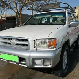 Nissan Pathfinder 2000