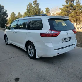 Toyota Sienna 2015