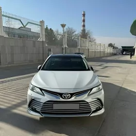 Toyota Camry 2024