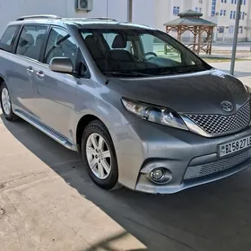 Toyota Sienna 2011