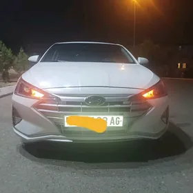 Hyundai Elantra 2019