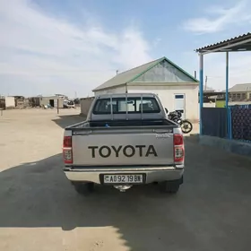 Toyota Hilux 2015