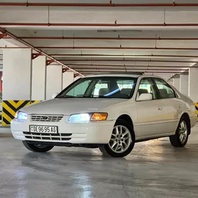 Toyota Camry 1999