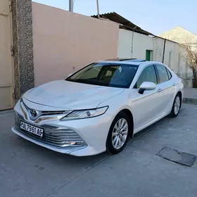 Toyota Camry 2020