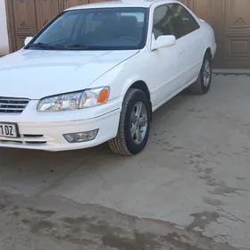 Toyota Camry 2001