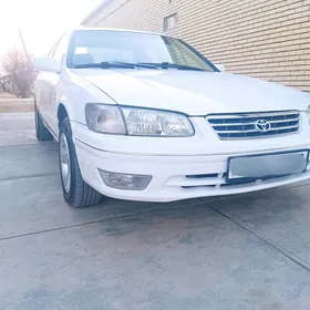 Toyota Camry 2000