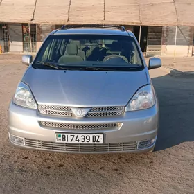 Toyota Sienna 2004