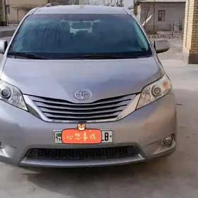 Toyota Sienna 2016