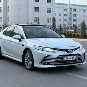 Toyota Camry 2021