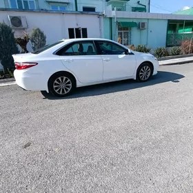 Toyota Camry 2016